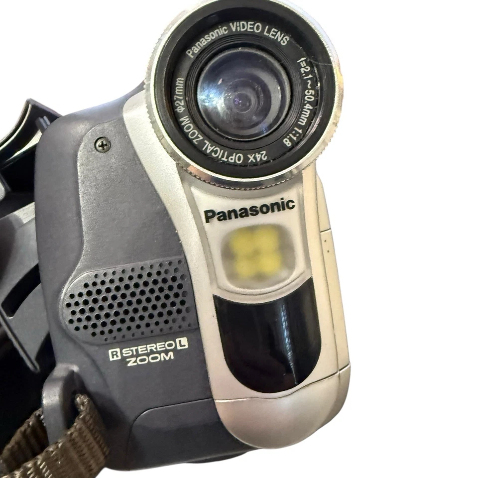 Panasonic 800X Digital Zoom 24x Optical Zoom MiniDV Video Camcorder PV-GS15 READ - Image 4 of 4