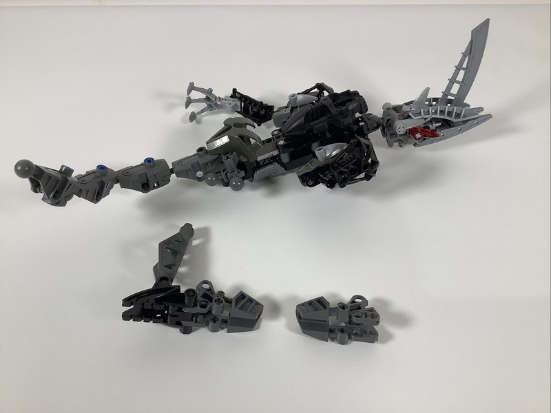 LEGO BIONICLE 8811 - Kikanalo ONLY - INCOMPLETE -