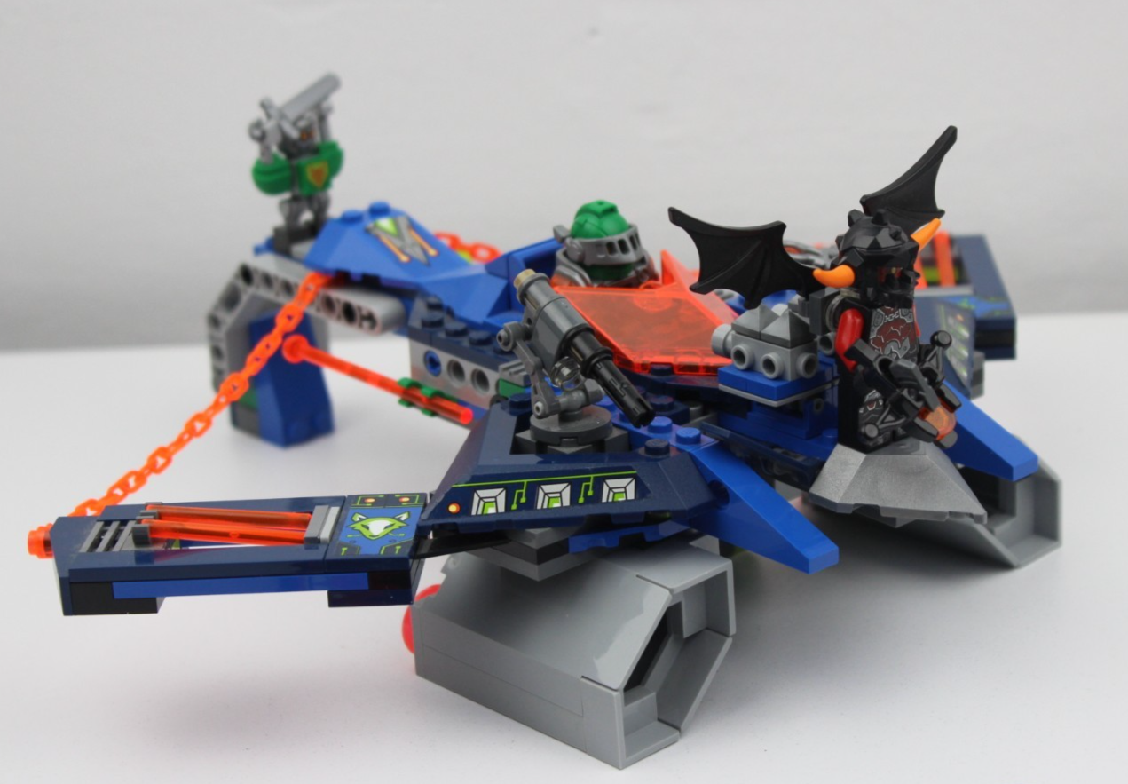 LEGO Nexo Knights 70320 Aaron Fox's Aero-Striker V2  not complete
