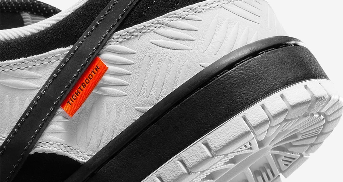 TIGHTBOOTH × Nike SB Dunk Low Pro QS Black and White FD2629 TIGHTBOOTH × Nike SB Dunk Low Pro QS Black and White FD2629