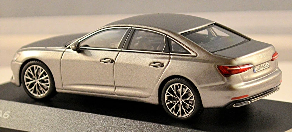 Audi A6 C8 Limousine Tipo 4K 2018-20 Grigio Taifun Metallizzato 1:43 I-Scale - Immagine 3 di 4