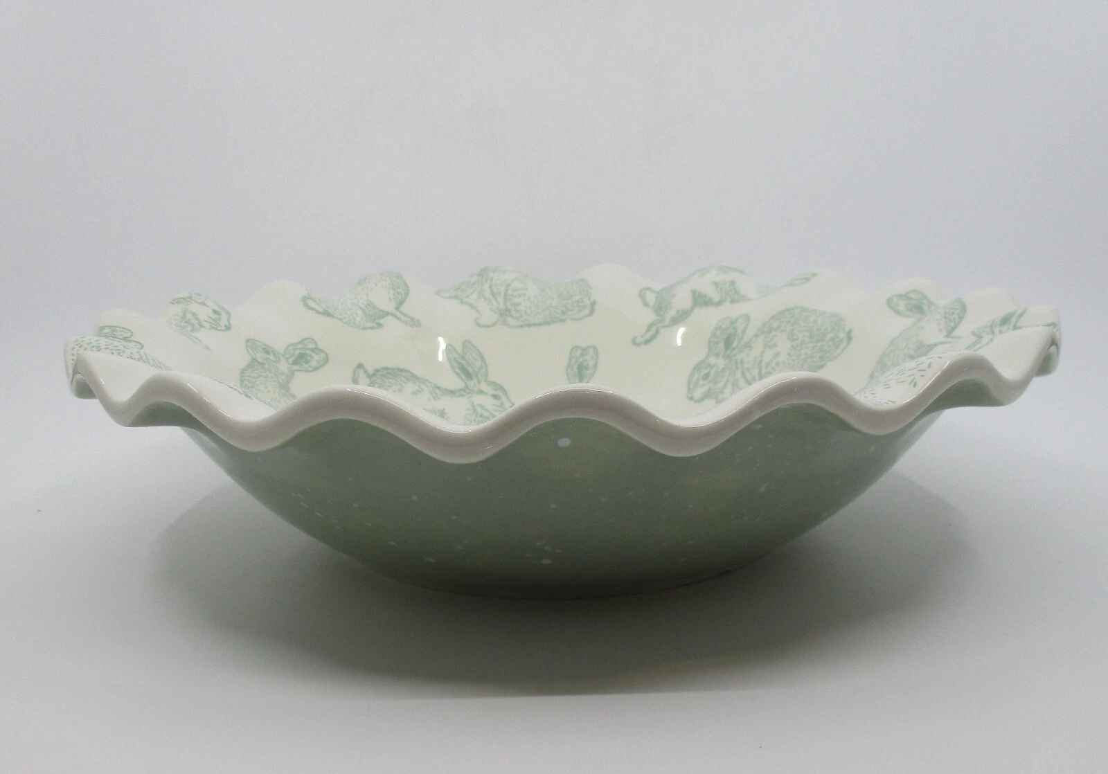 Coton Colors Speckled Rabbit Ruffle Bowl