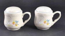 Vintage Porcelain Ceramic International Marmalade Salt Pepper Handle Strawberry