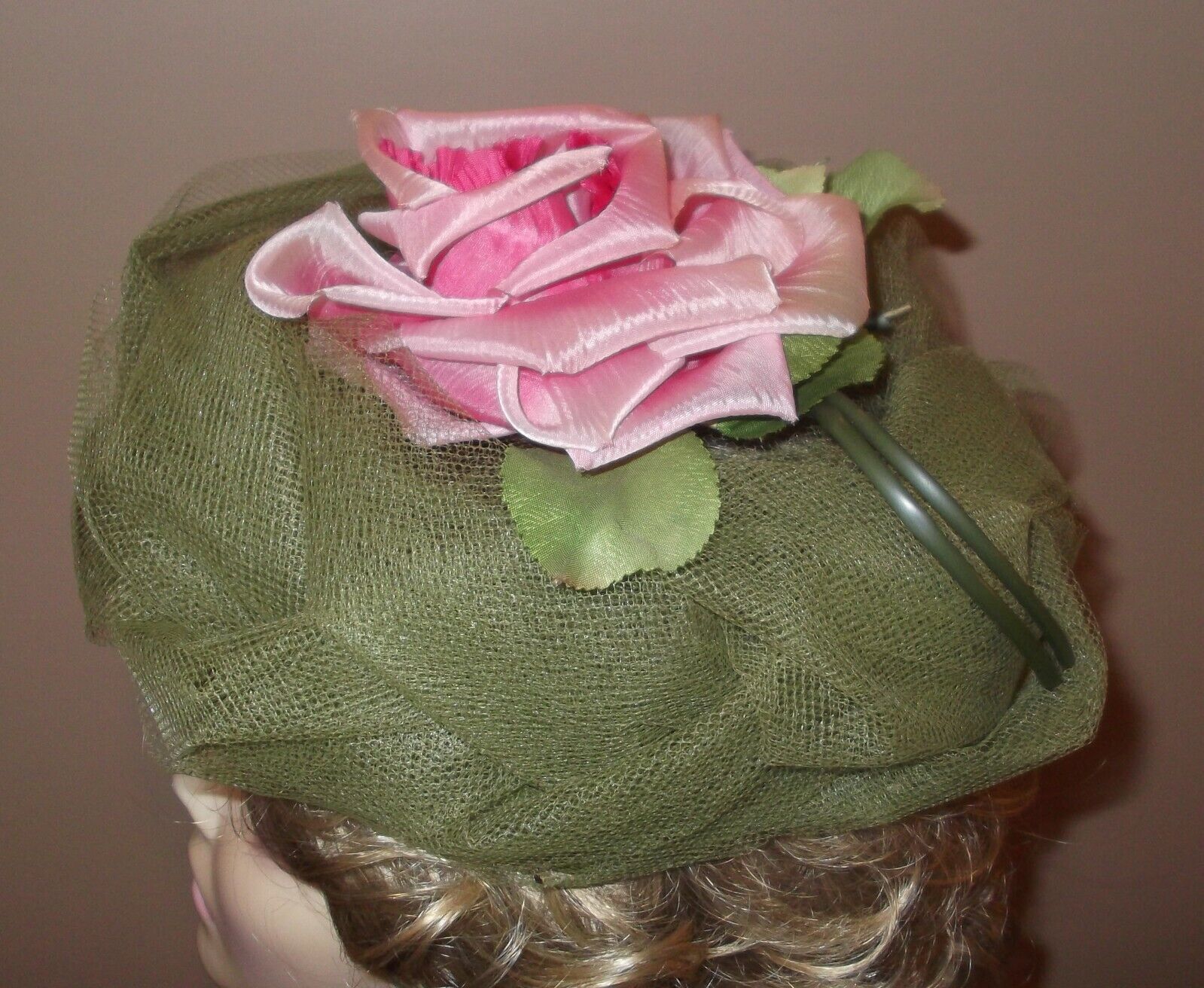 Pretty Vintage Green Tulle W/ Big Pink Top Flower… - image 6