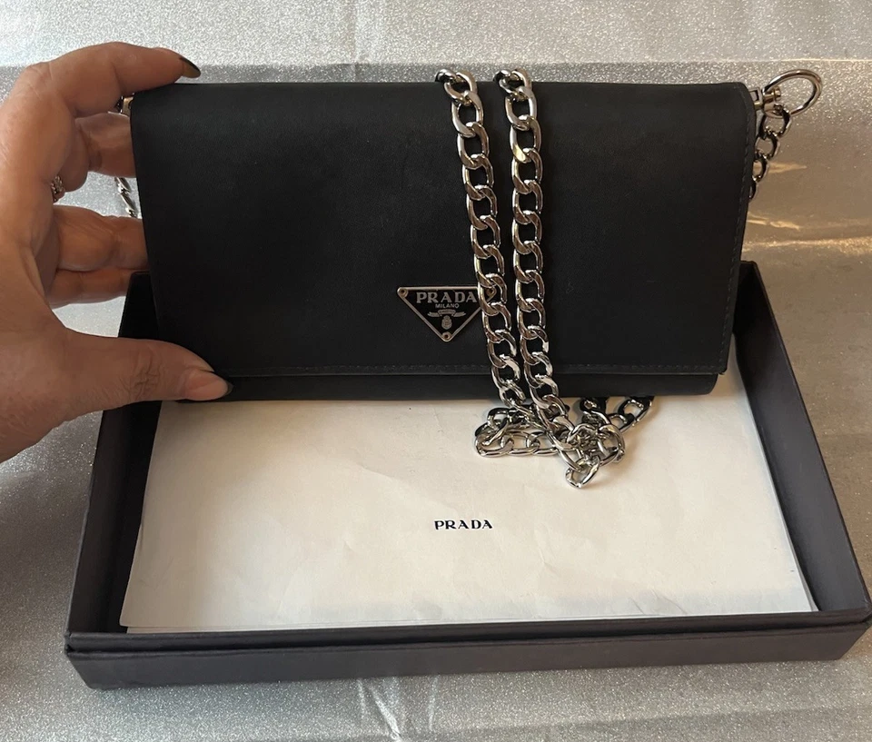 Prada Long Wallet Nylon & Leather! Authentic. COA!! CLEAN VTG! 😍 - Image 2 of 4