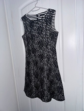 Tahari Arthur S Levine Dress Size 8 Black White Lace Stripe Fit Flare