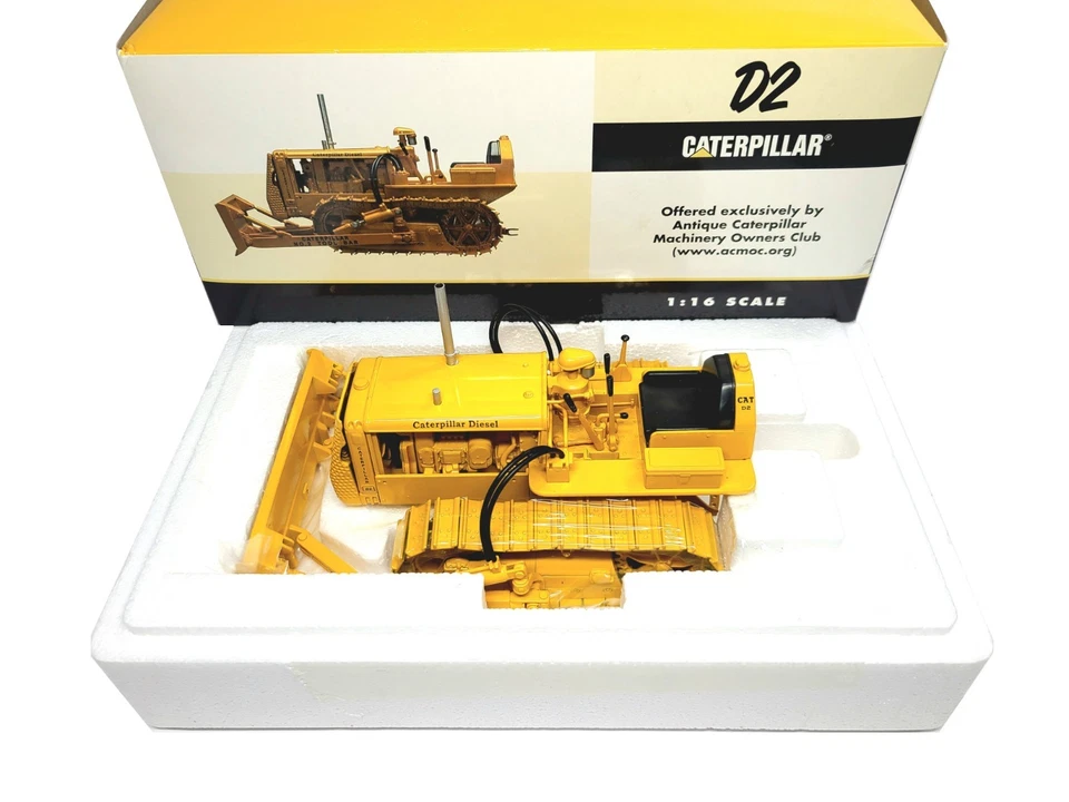 Caterpillar Cat D2 Dozer with Tool Bar Blade - SpecCast 1:16 Scale #CUST782 New - Image 4 of 4