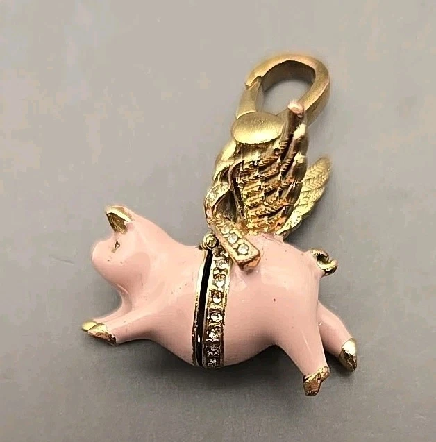 Dije Juicy Couture - Dije estilo medallón cerdo volador Foto 2 de 4