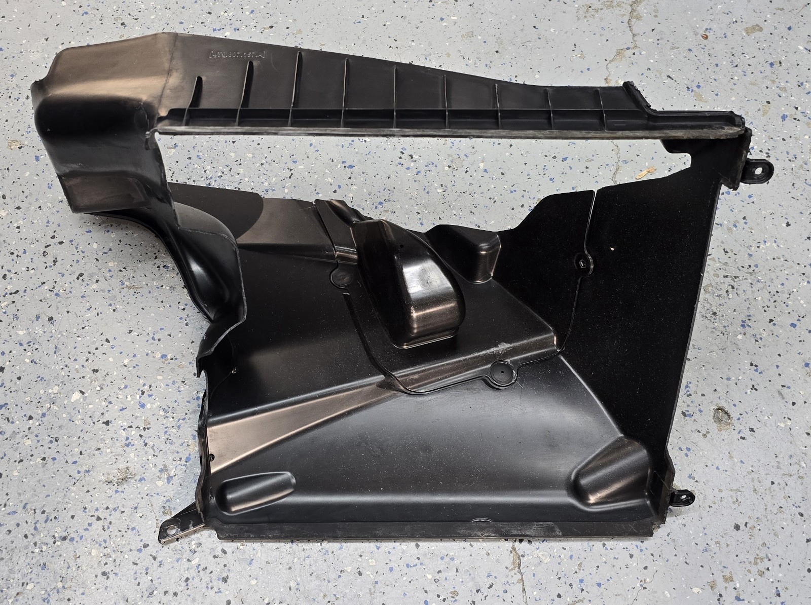 Left Air Guide Lamborghini Huracan 4T0807157A