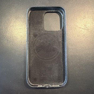 Accezz MagSafe Leather Backcover iPhone 15 Pro Schwarz