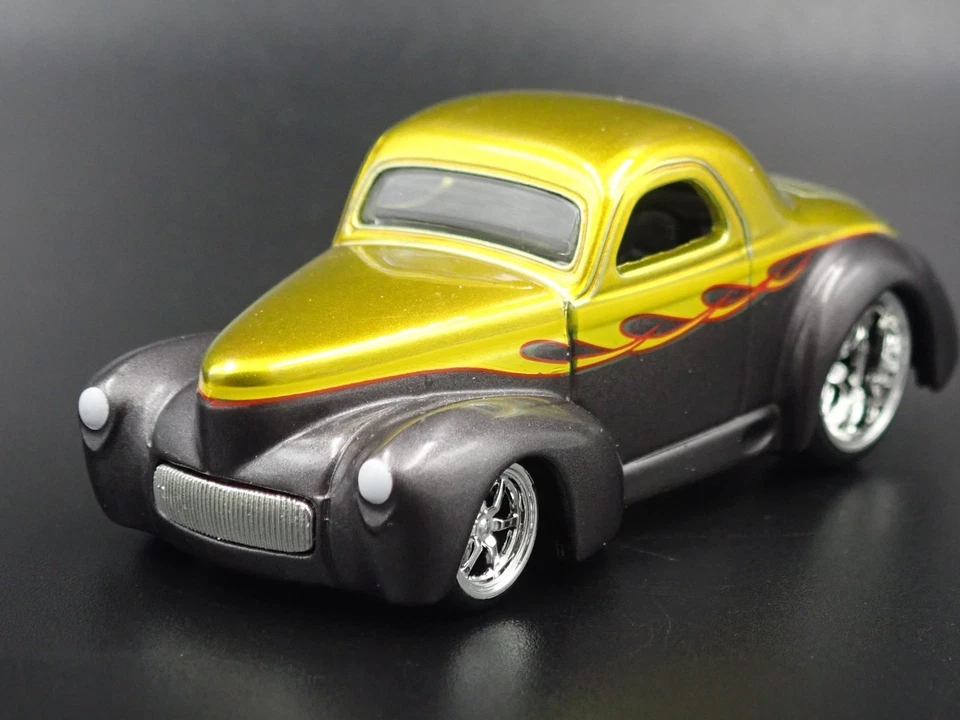 1941 41 Willys Coupe Green 1:64 Scale Collectible Diorama Diecast Modello Auto - Immagine 2 di 4