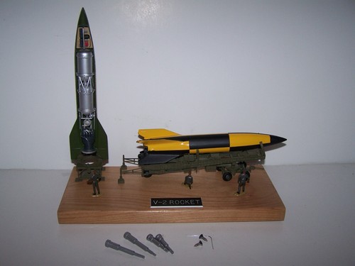 1/69 Revell V-2 Rocket White Sands Range Built Trailer, Pad Hardwood ...
