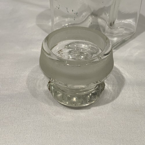 10 Antique DAKOTA SQUARE APOTHECARY GLASS CANDY JARS GROUND LID & NECK 2” X 2” - Picture 6 of 12