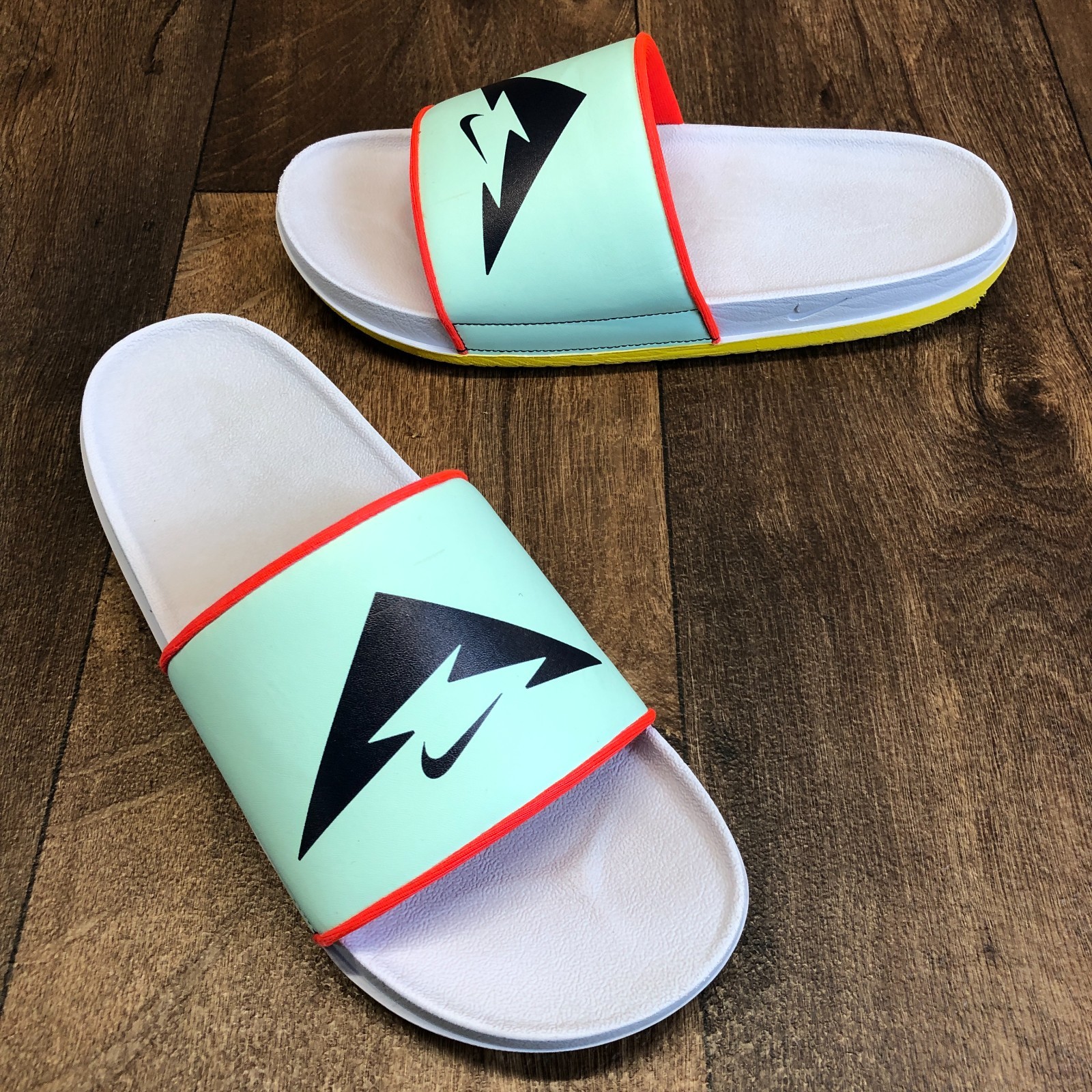 Nike Offcourt Men’s Size 11 Slide Sandals 3D Nike Logo Mint Green UNIQUE Design