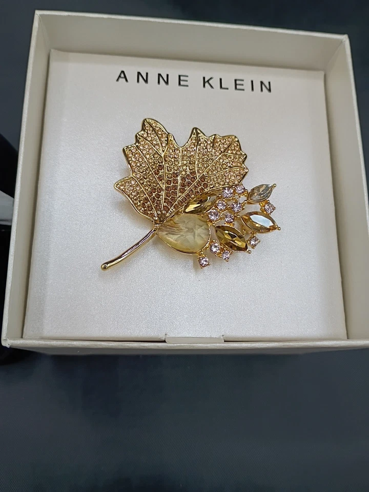 Aretes de diamantes en forma de corazón de plata esterlina KAY Jewelers Bonus Anne Klein Foto 2 de 4