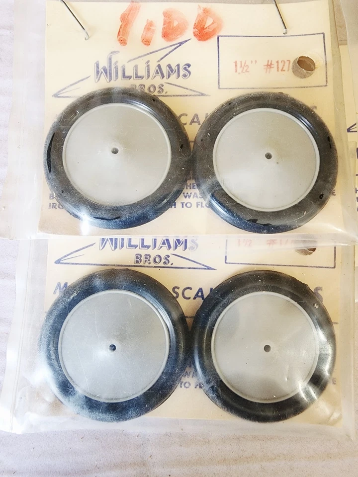 Lot of 19- Vintage Williams Bros 125, 126, 127, 146 Miniature Scale Wheels - Image 4 of 4