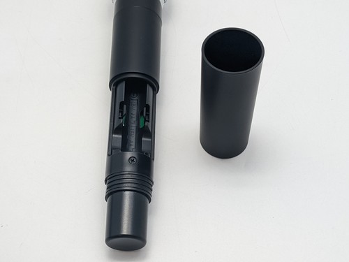 CAD Audio Wireless WX200 Dual Handheld UHF Wireless Microphone System - Picture 6 of 17
