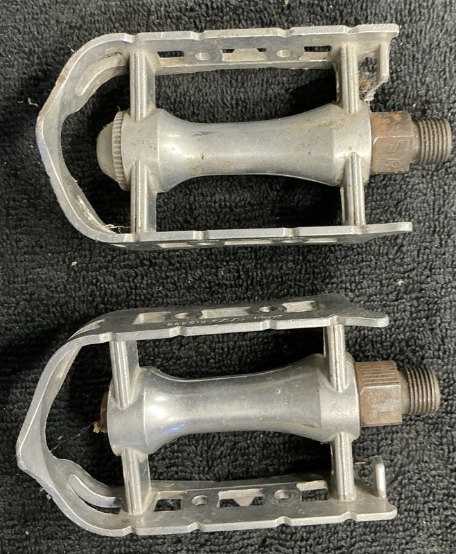 SR SP-150 vintage silver pedals