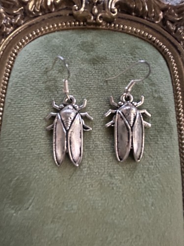 Cicada Beetle Bug Insect Dangle Earrings Silver Tone 1.75”  NEW
