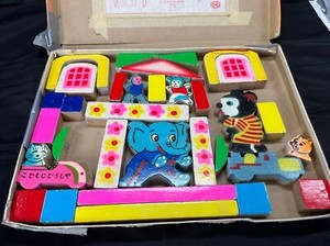 Vintage Wooden Puzzle Playground Animals 33 pieces