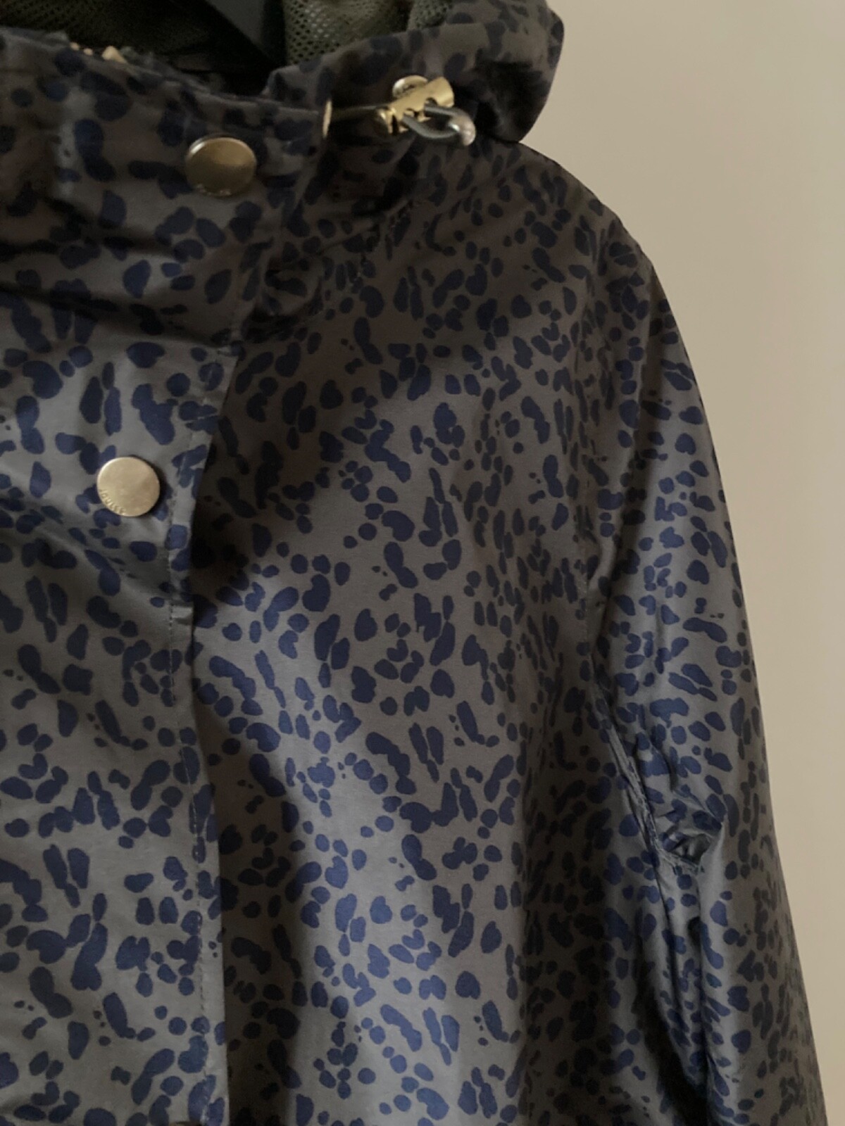 Joules Waybridge Relaxed Fit Waterproof Pack Away Raincoat Khaki Lynx Leopard 18 image 4