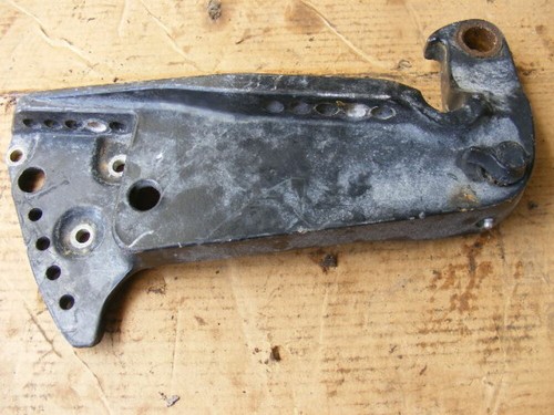 Mercury 90-115-130-150-175-200-225-250 Bracket Transom PORT 828333A3 - Picture 2 of 11