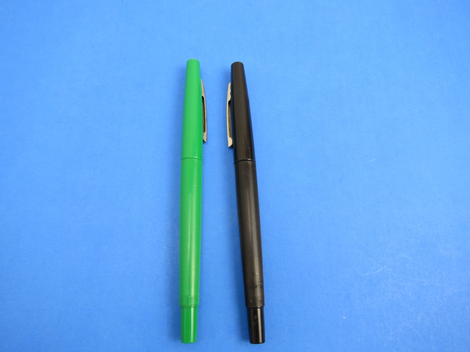Vintage Papermate Double Heart Fine Tip Felt Marker Green and Black [2 Pack]