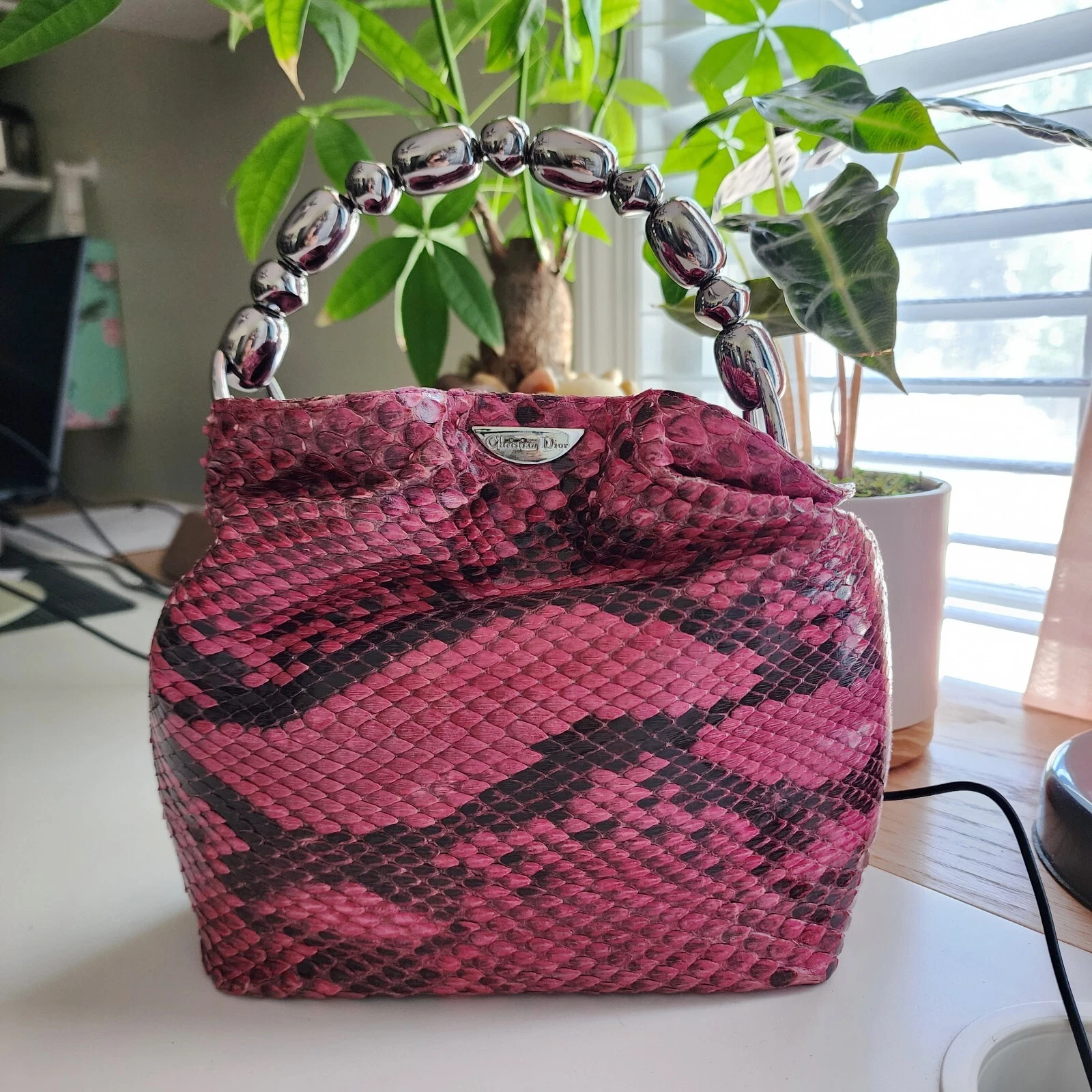 Rare sac à main vintage authentique Dior Python cuir exotique 2 tons perles roses