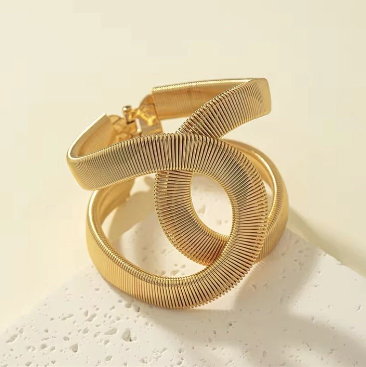 Brazalete Brazalete Ancho Tono Dorado Diseño Serpiente Ovalado Bisagras Mujer’s Joyería Nuevo Foto 2 de 3