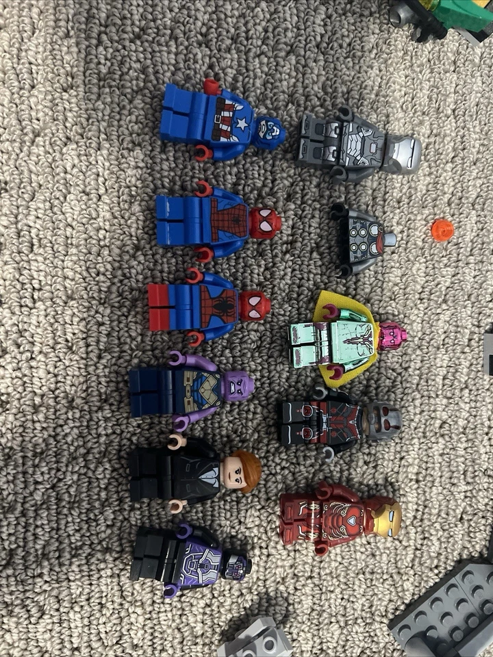 ENORME LOTE LEGO MARVEL. Juegos y minifiguras raros incluidos Foto 2 de 4