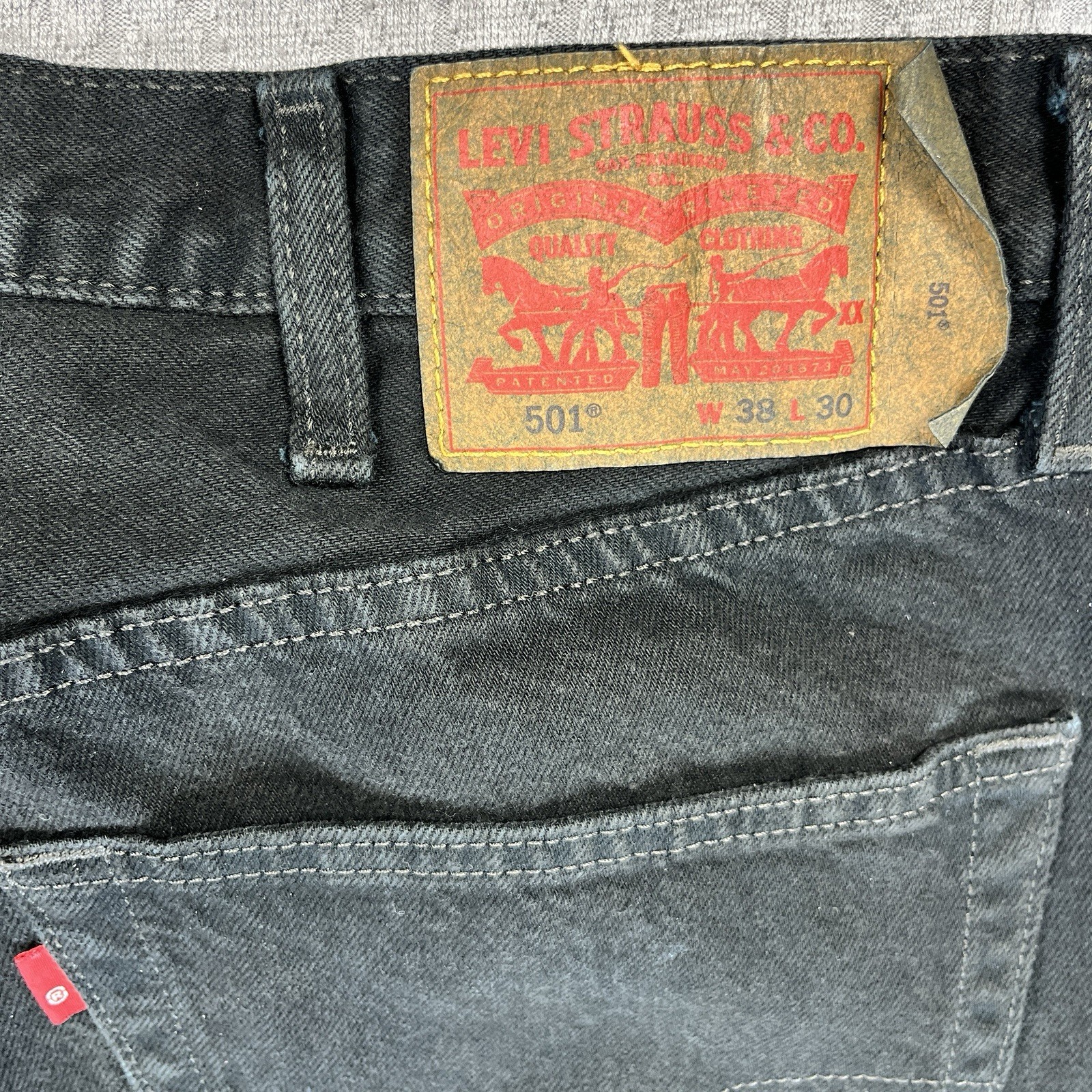 Levi’s 501 straight leg Men (38X30) Dark Wash Black Button Fly Denim Jeans pants