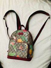 GUCCI GG Supreme Backpack With Flora Bird Pattern