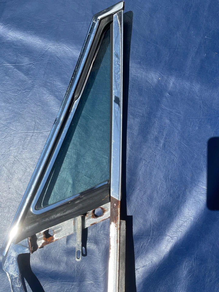 1967 1968 Cadillac RH PS Coupe Front Vent Window Used Original DeVille Calais - Image 3 of 4