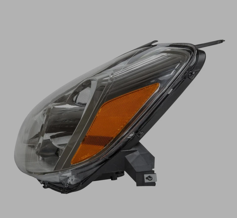 2004-10 Toyota Сиена левая фара пассажирской стороне TYC - Изображение 2 из 4