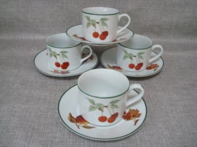 ROYAL WORCESTER EVESHAM VALE TASSEN & UNTERTASSEN X 4 UNBENUTZT - TOP