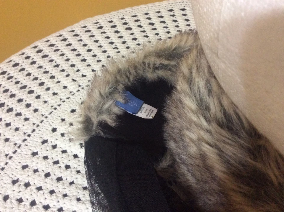 Vera Wang人造毛皮围巾 — 第 3/4 张图片