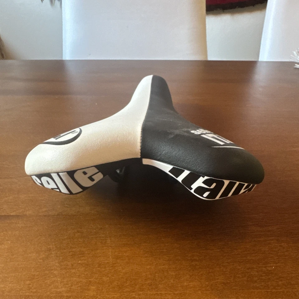 Sillín de bicicleta de carretera Italia Selle Turbomatic hecho en Italia Foto 4 de 4