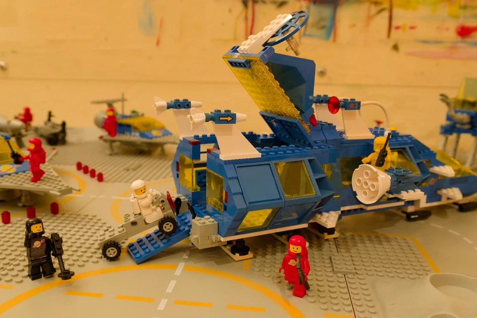 LEGO Space: Cosmic Fleet Voyager (6985) / Classic Space / Space - Imagen 2 de 4