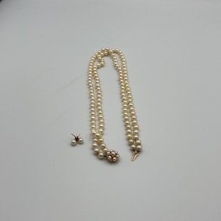 9ct Gold Clasp Double Strand Freshwater Pearl Necklace & 9ct Pearl Studs Set