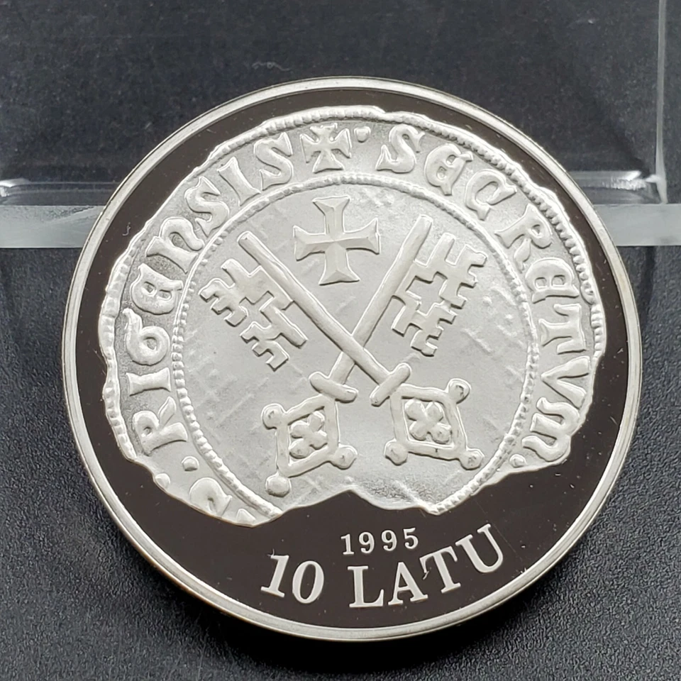 1995 LATVIA 10 LATU  SILVER  PROOF COIN KM-27 RIGA 800 - Image 3 of 3