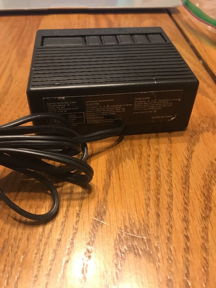 ВИНТАЖНЫЙ EQUITY цифровой светодиодный будильник No 1010 Доставка N 24h - Изображение 2 из 4