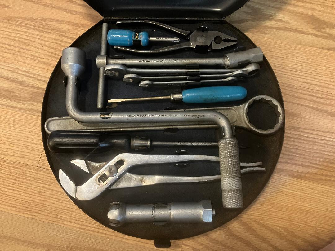 Hazet Tourist Round Box Spare Tire Toolkit | Porsche, Mercedes