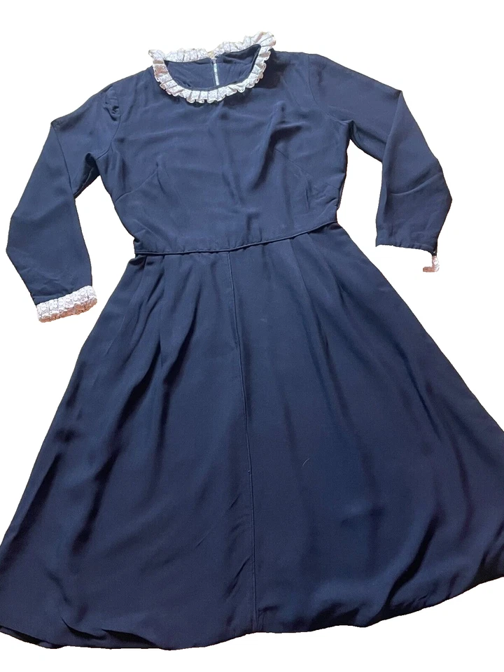 Vestido de día midi negro manga larga vintage años 30 40 encaje blanco modesto ama de casa S/M Foto 2 de 4