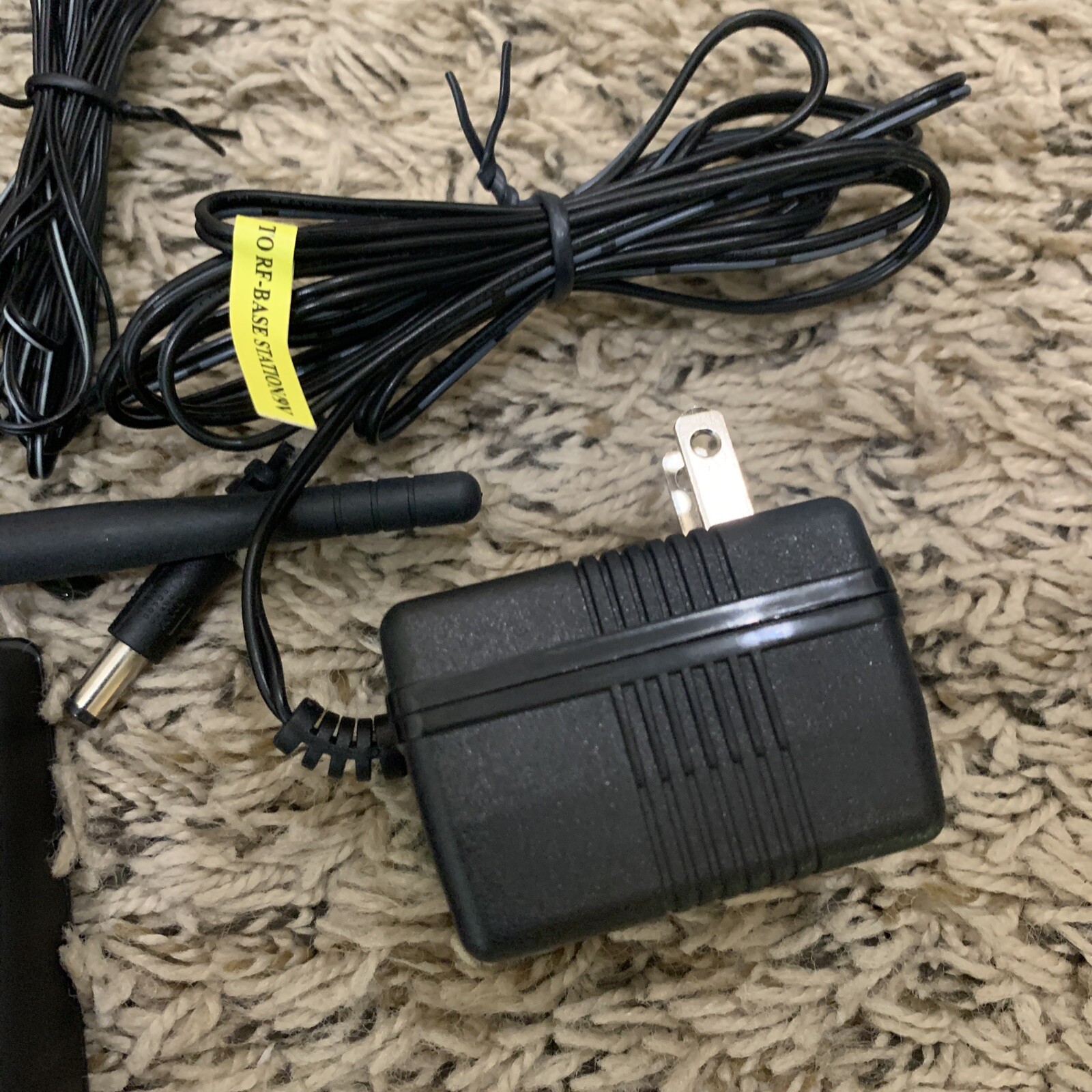 Universal Remote Control RF Base Station MRF-260 w/ 4 Receiver Cables 4 Inputs