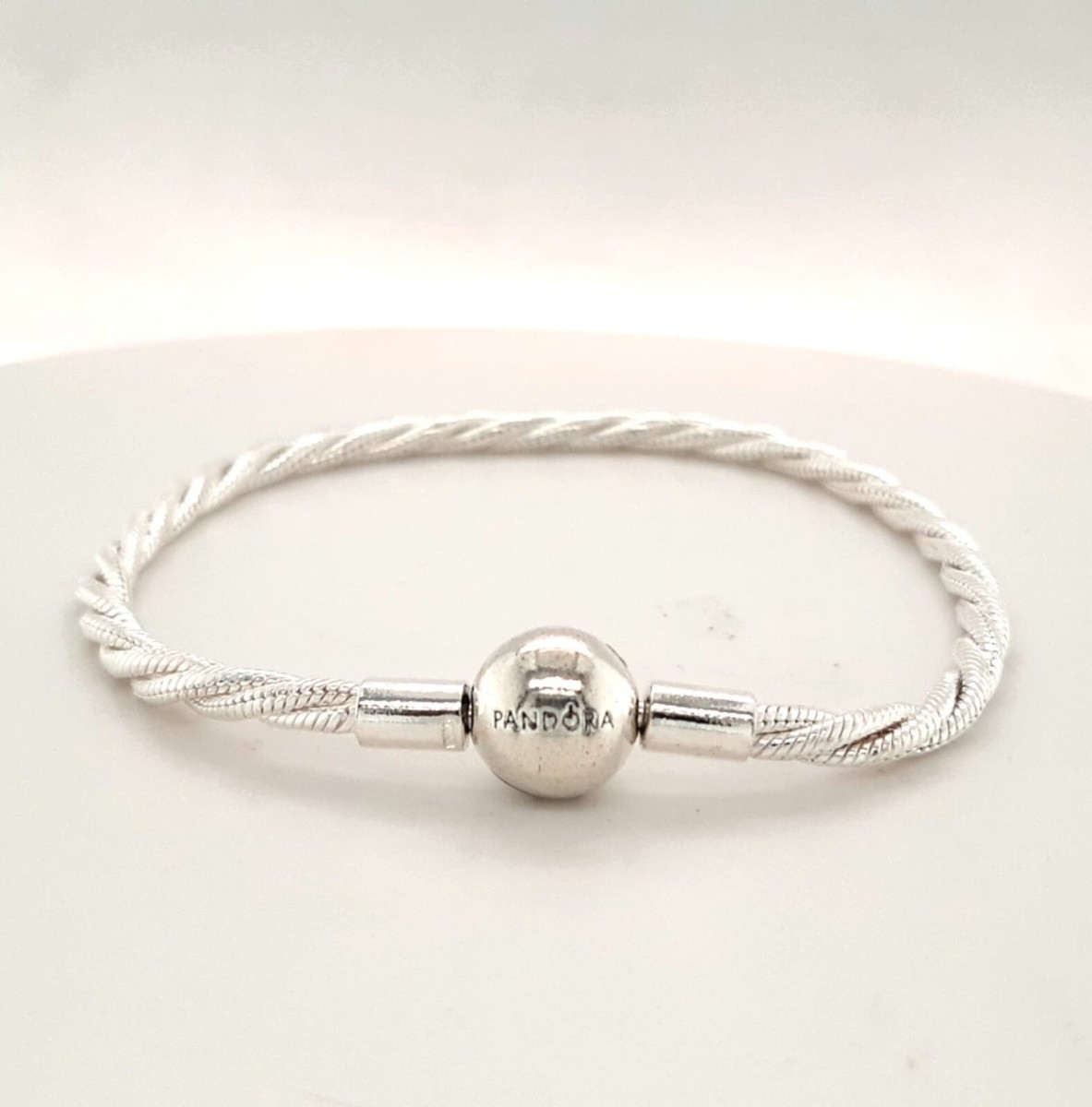 GENUINE PANDORA Moments Round Clasp Twisted Snake Chain Bracelet