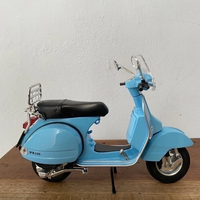 Diecast vespa px125 1/10 miniatur figure rare for gift sale - Image 4 of 4