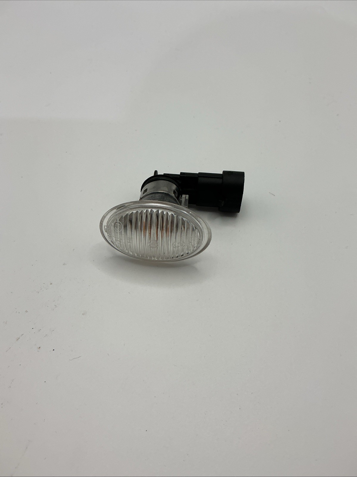 NEW Side Light Part Number - 000247024 For Maserati (D6)