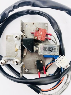 Alliance Huebsch Speed Queen Door Lock Assy MD2 P/N: F0636698-06