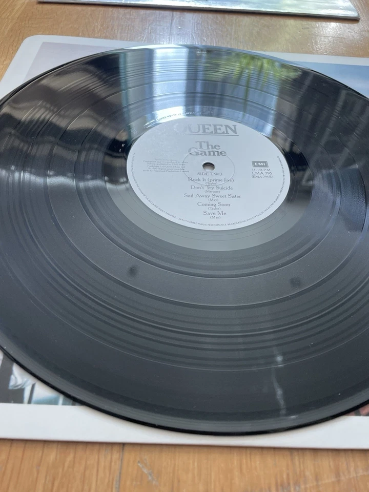 Queen - The Game 1980 VINYL LP 1st UK pressing EMA795 FOIL SLEEVE! - Image 4 of 4