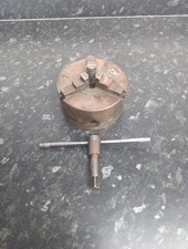 VINTAGE LATHE  CHUCK    3 JAW 4 1/4" DIAMETER MADE IN ENGLAND WIYH KEY